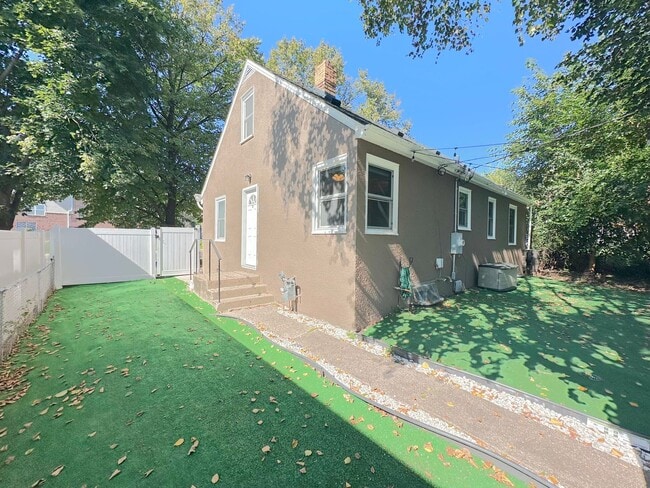 Photo - Gorgeous 3 Bedroom Single Family in Saint ...