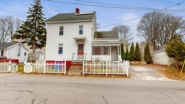 Photo - 10 Highland St