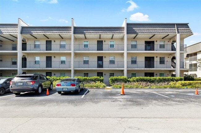Building Photo - 8765 Bardmoor Blvd Unit 107