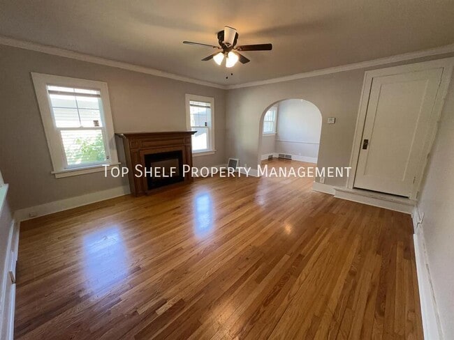 Photo - 1065 42nd St