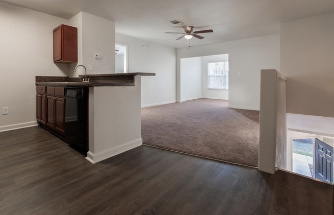Área de cocina/sala de estar - Arbors on Fourth