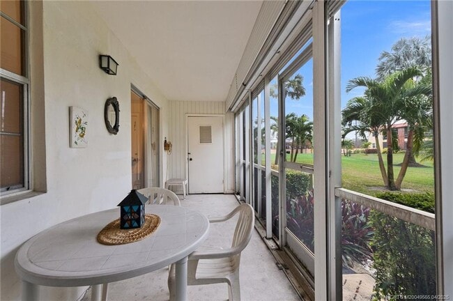 Building Photo - 1931 SW Palm City Rd Unit 16D