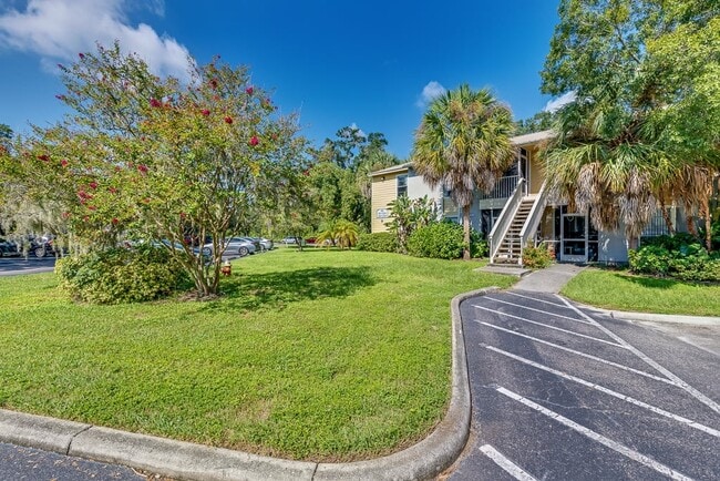 Aventine at Forest Lakes Apartment Homes