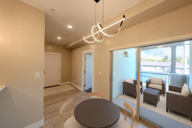 Building Photo - 67 S Main St Unit #402 - Juliet