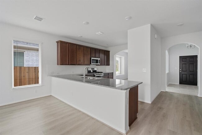 Photo - 315 Diamondleaf Dr