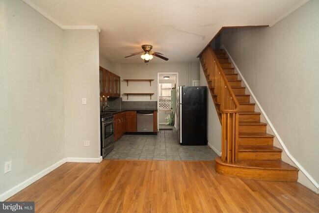 Photo - 3265 Salmon St