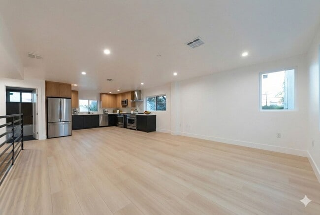 Photo - 1658 S. Hayworth Unit 1658 Hayworth Ave.