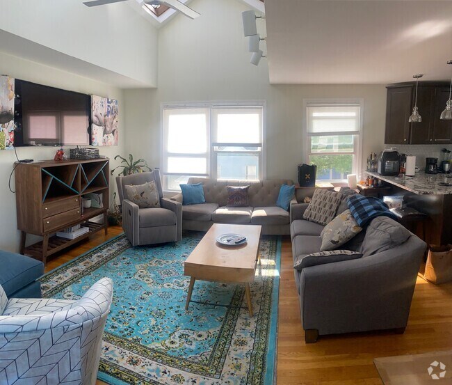 Building Photo - 72 6th St Unit 2 Rental
