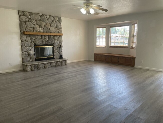 Photo - 428 W Ward Ave