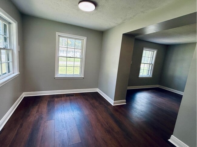 Photo - 355 Rankin Blvd