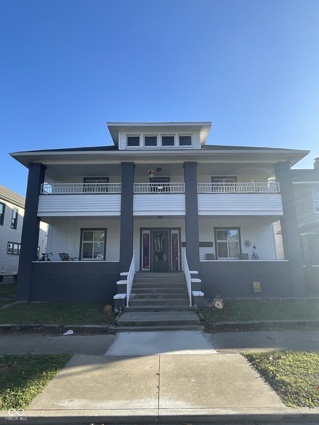 Building Photo - 129 W Hendricks St Unit 4