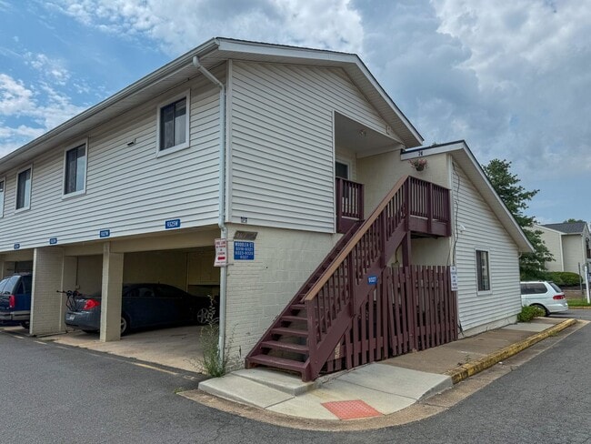 Building Photo - Upgraded & Spacious Condo in the Heart of ...