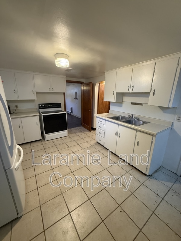 Photo - 308 1/2-502 1/2 S 16th St
