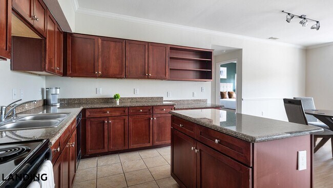 6500 Champion Grandview Way Unit 2211