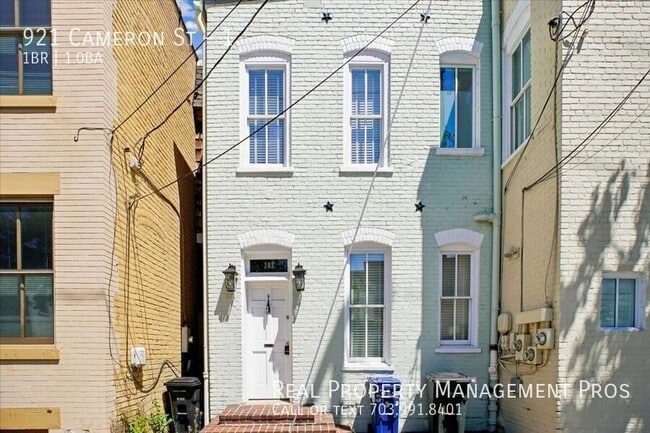 Photo - 921 Cameron St