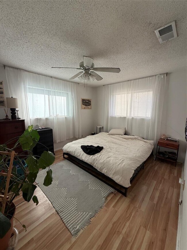 Photo - 8311 Hathaway Dr