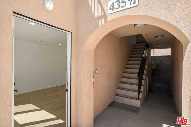 Photo - 435 W Elk Ave