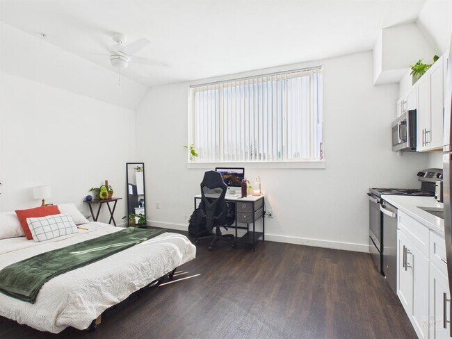 Photo - 1010 W 26th St Unit 306