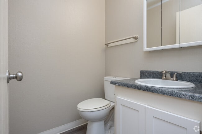2BR, 1.5BA - 1,050SF - Half Bathroom