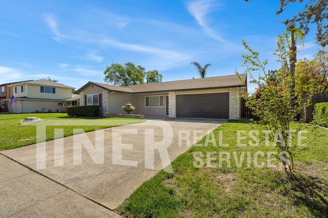 Photo - 9024 Leatham Ave