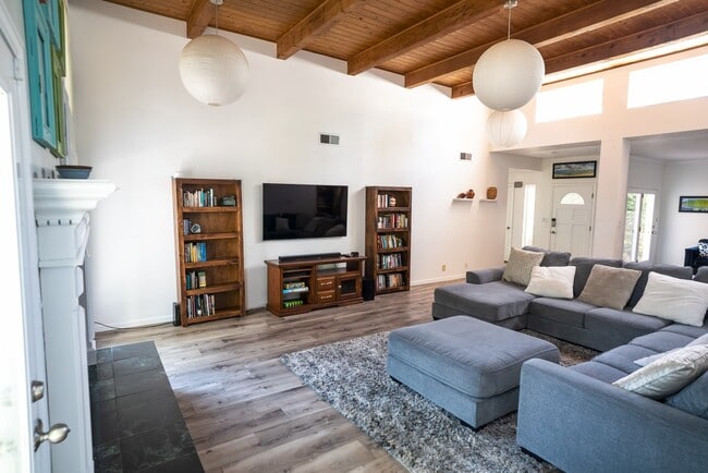 Photo - 9316 Tanoan Dr NE