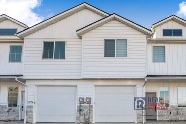 Photo - BRAND NEW 3 bed 2.5 Bath Townhome - Small dog negotiable
