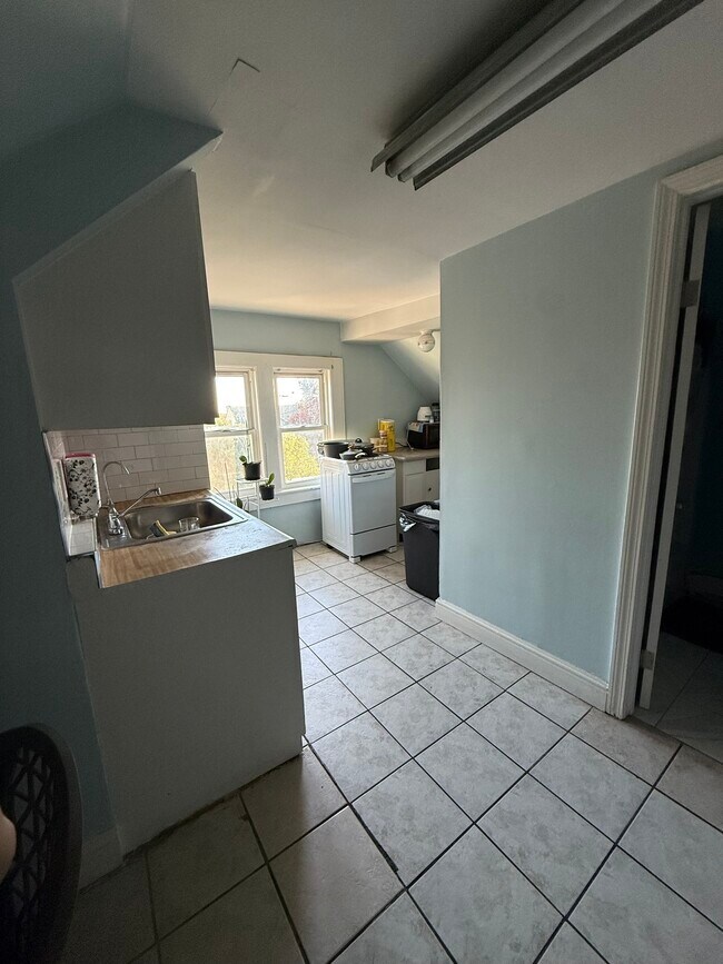 Photo - 87 Manhattan Ave Unidad 3rd floor