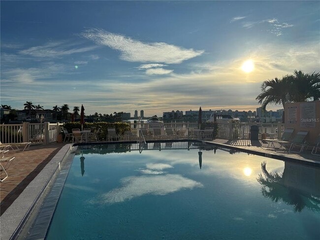 Building Photo - 8911 Blind Pass Rd Unit 322