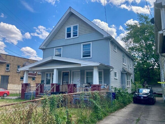 Building Photo - 8201 Denison Ave Unit Denison Avenue 8201