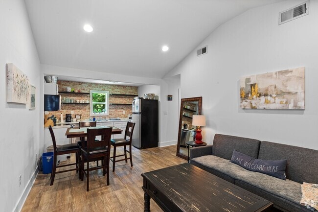 Building Photo - 413 Lockland Dr Rental