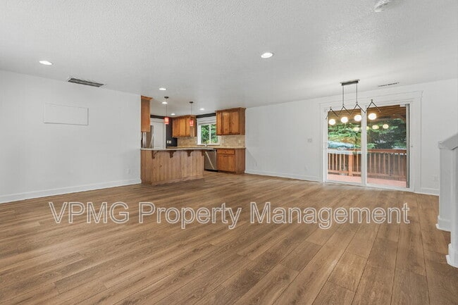 Photo - 16704 NE 29th Ave