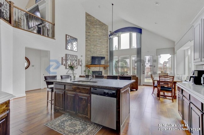 Photo - 14108 Signal Hill Dr House