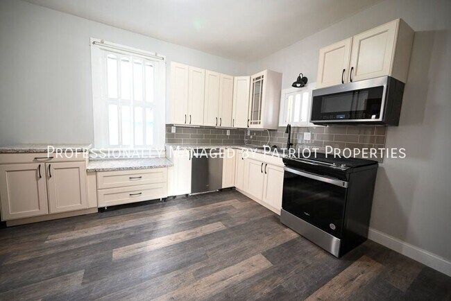 Photo - 405 W Main St