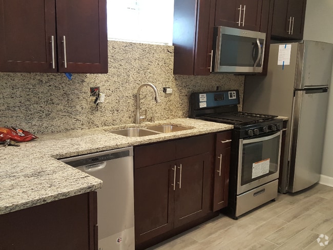 Building Photo - 3751 W Diversey Ave Unit B Rental