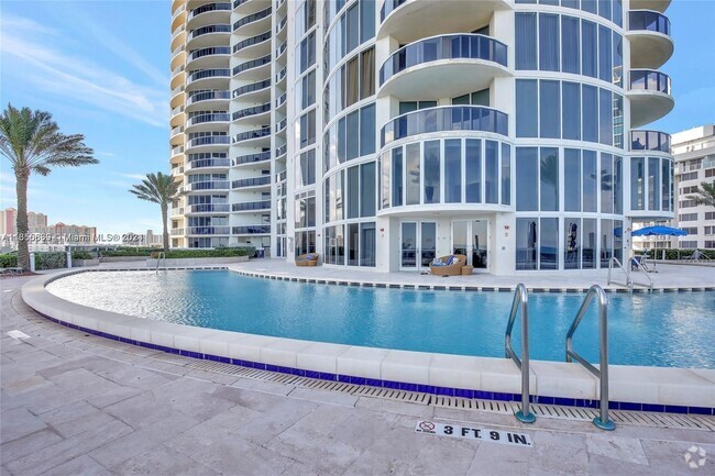 Building Photo - 17201 Collins Ave Unit 3304 Rental