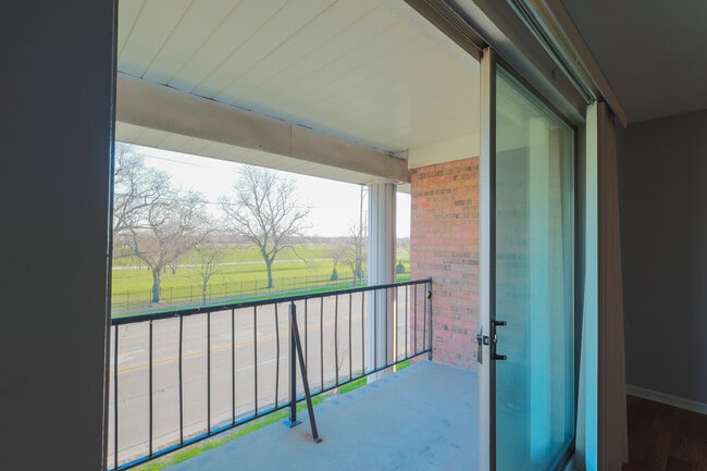 Photo - 4410 W 111th St Unit 302