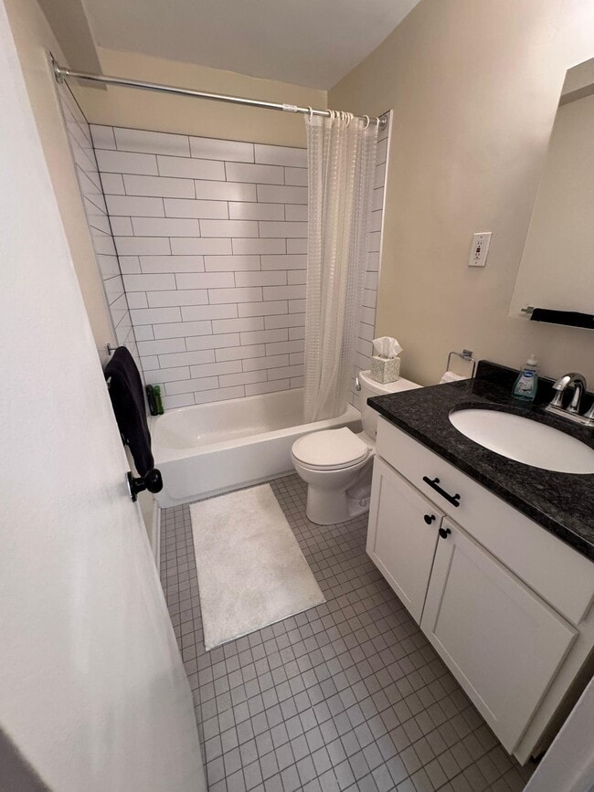 Building Photo - 1225 John F. Kennedy Blvd Unit 12i