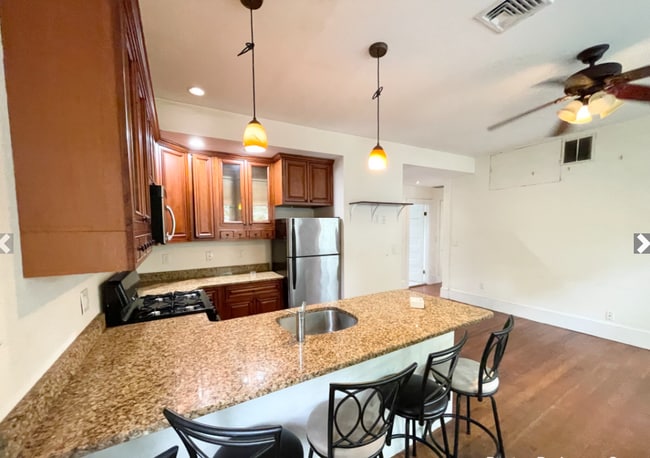 Photo - 112 Hillside St