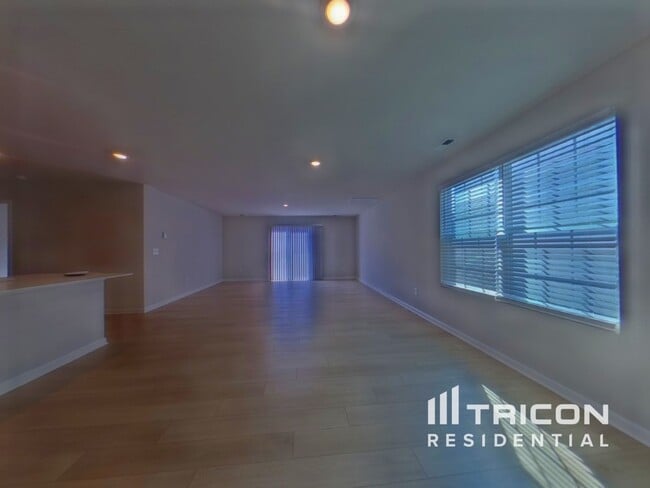 Photo - 4058 Rustling Grass Trl