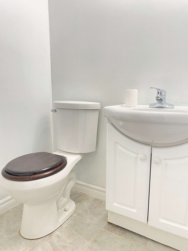 Photo - 49 Glenmore Dr