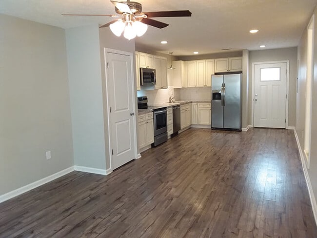 Photo - 1108 S Locust St Unit 203