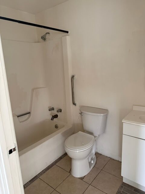 Photo - 2324 Iroll Ave Unit 5