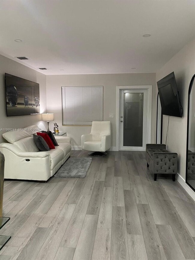 Photo - 434 Tamiami Blvd