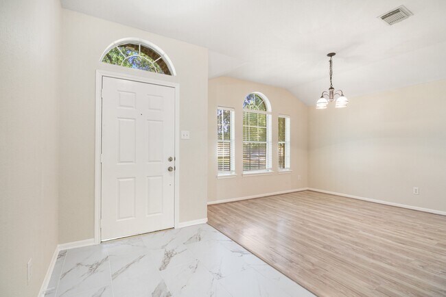 Photo - 14615 Rochelle Ct