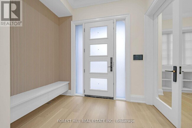 Photo - 132 Lothian Ave