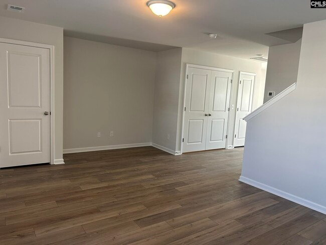 Photo - 208 Brando Wy