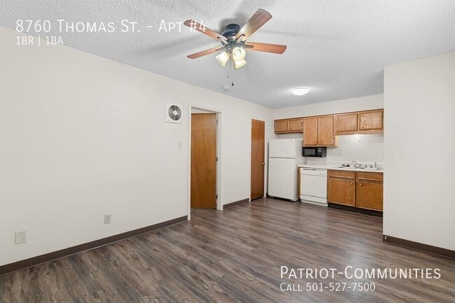 Building Photo - 8760 Thomas St Unit Apt #4
