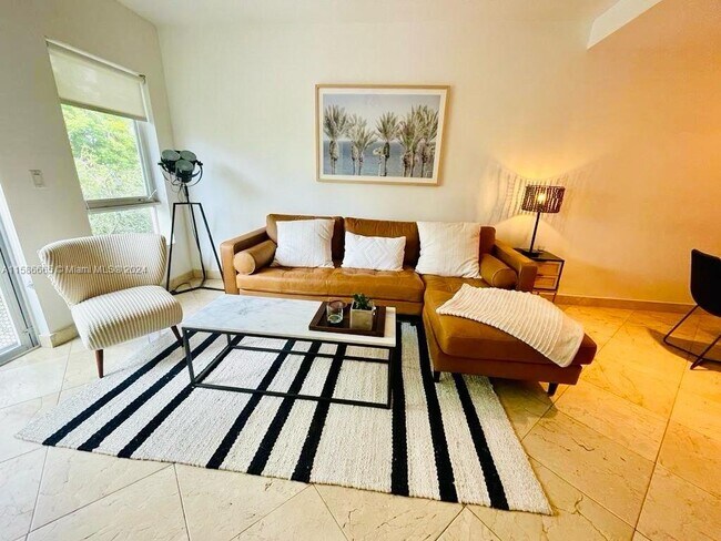 709 2nd St Unit 5