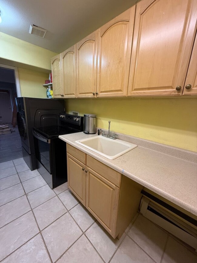 Photo - 228 Maple Dr