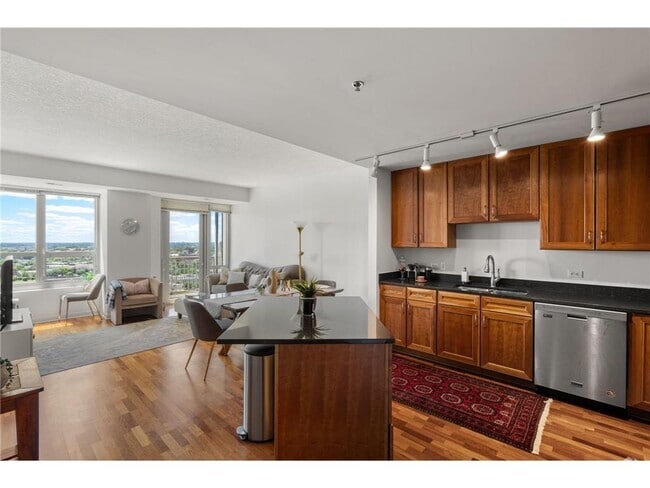 Building Photo - 929 Portland Ave Unit 2209 Rental